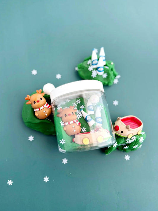 Reindeer Games Mini Dough-to-Go- Non-Toxic, Scented Sensory Kit for age 3 and up